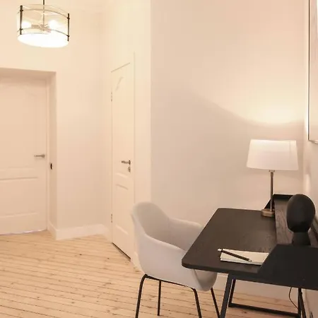 Modern In City Center! Appartement *