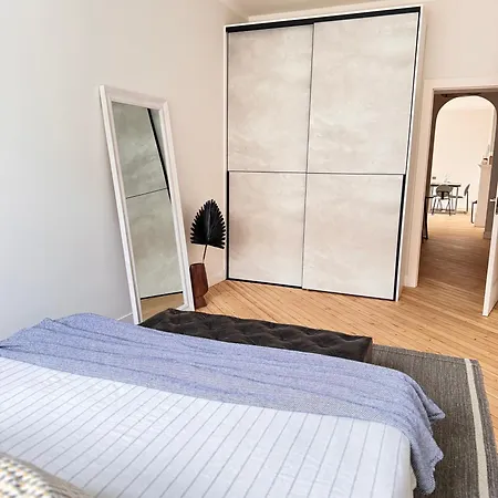 Modern In City Center! Appartement *